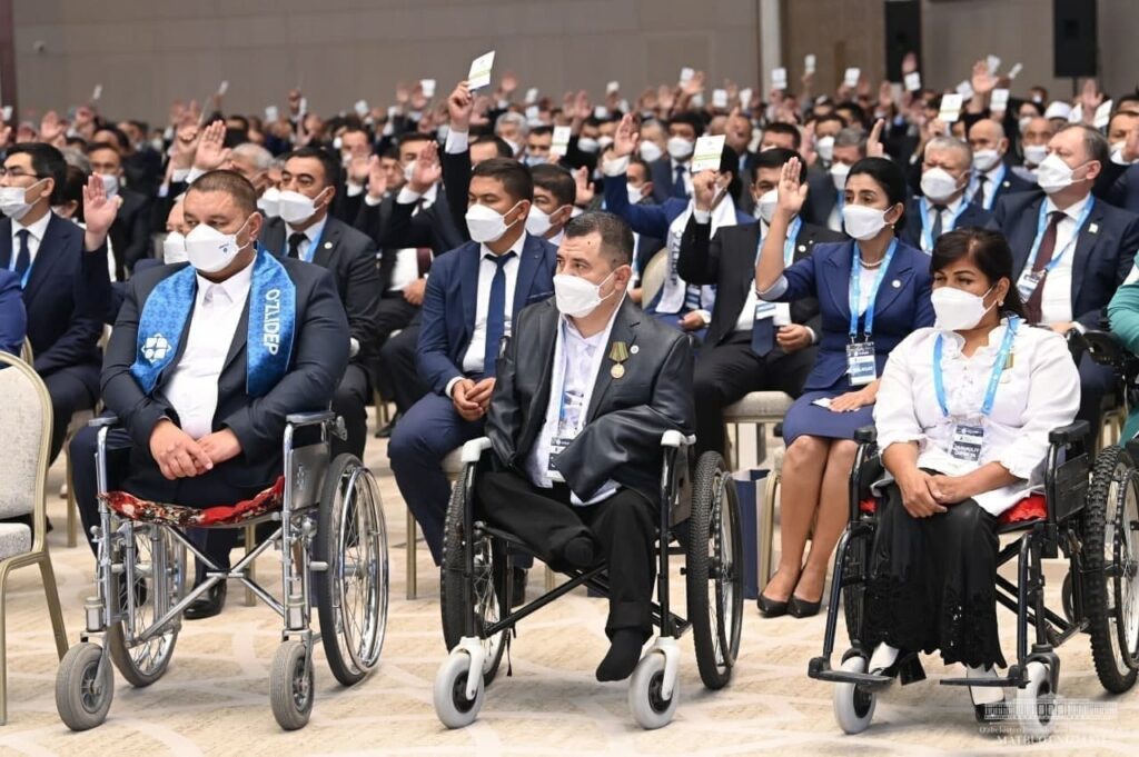 Victor Pineda speaking to global delegates during an accessibility and inclusion conference.